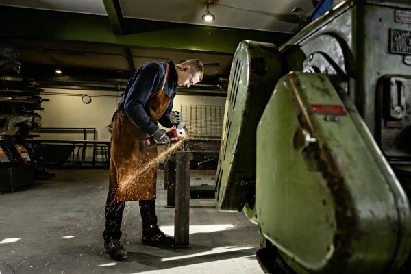 125mm Cordless Angle Grinder 18.0V Light Duty - Image 4